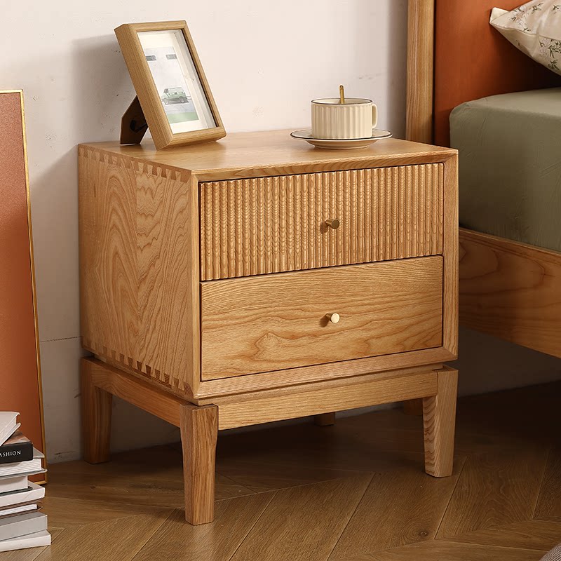 Mesitas de Noche Retro de Made - Solid Wood Nightstand 2 Drawers reseña y precio